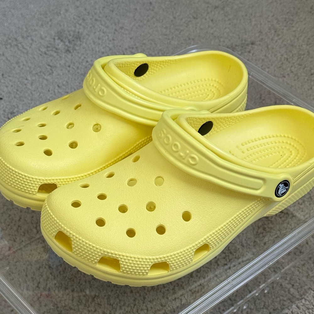 CROCS Classic Clog! w9/m7